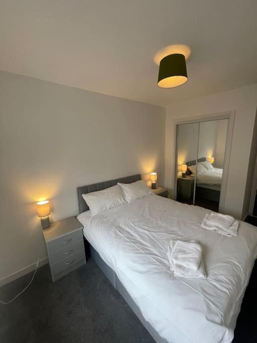 Modern 2 Bedroom City Apartment Glasgow Exterior foto